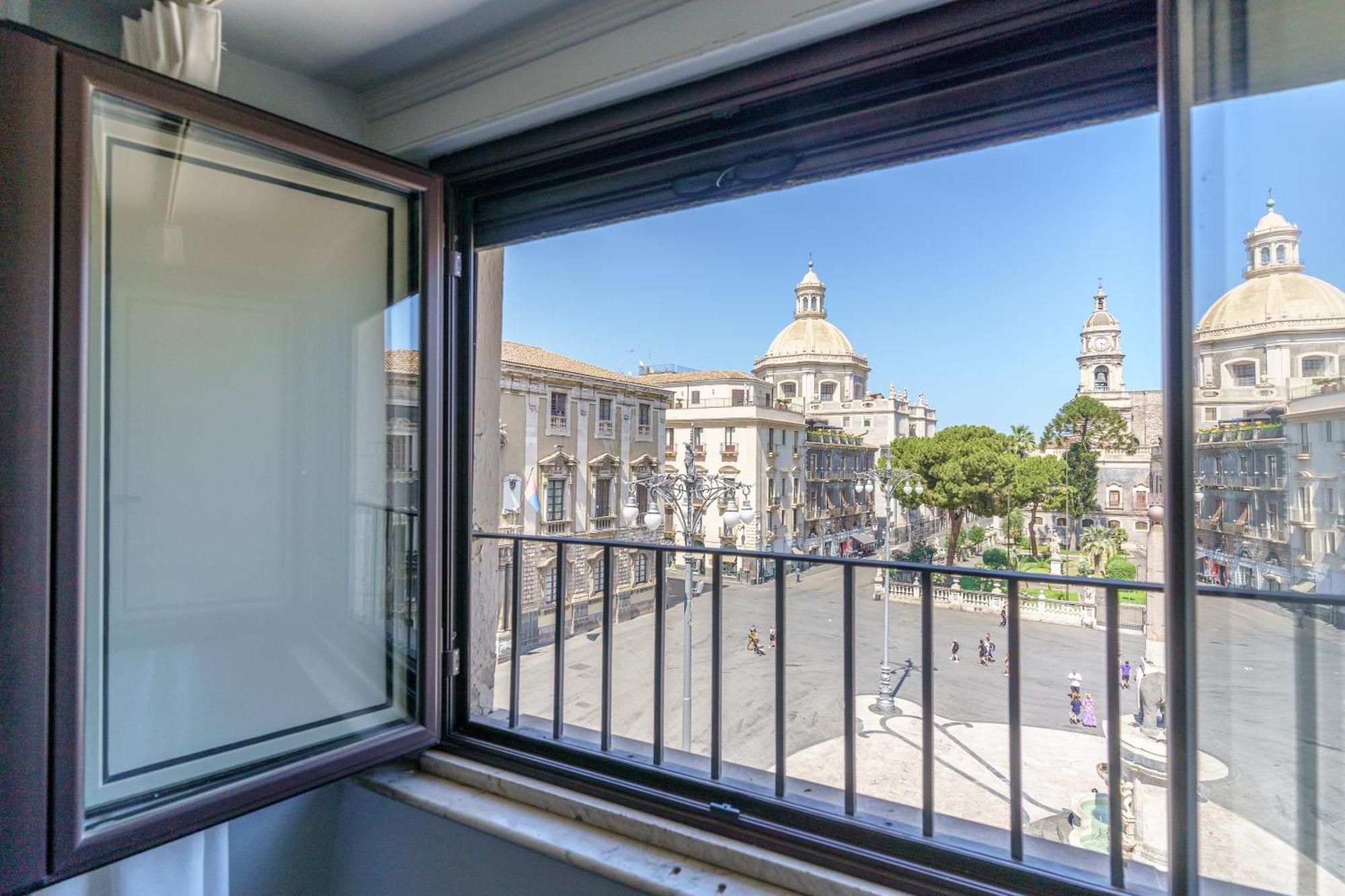 Bed and Breakfast La Finestra Sul Duomo Katania Zewnętrze zdjęcie